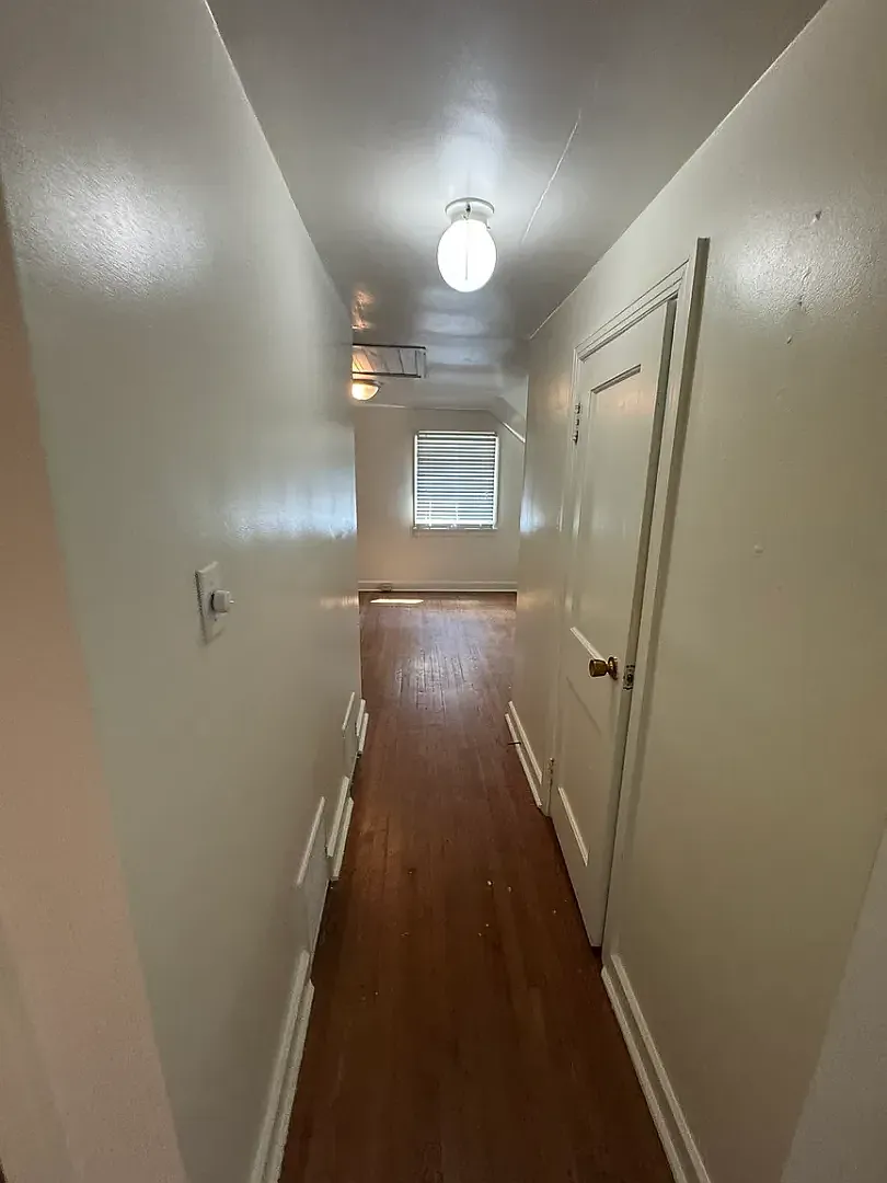 805 S Henderson St — Photo 4