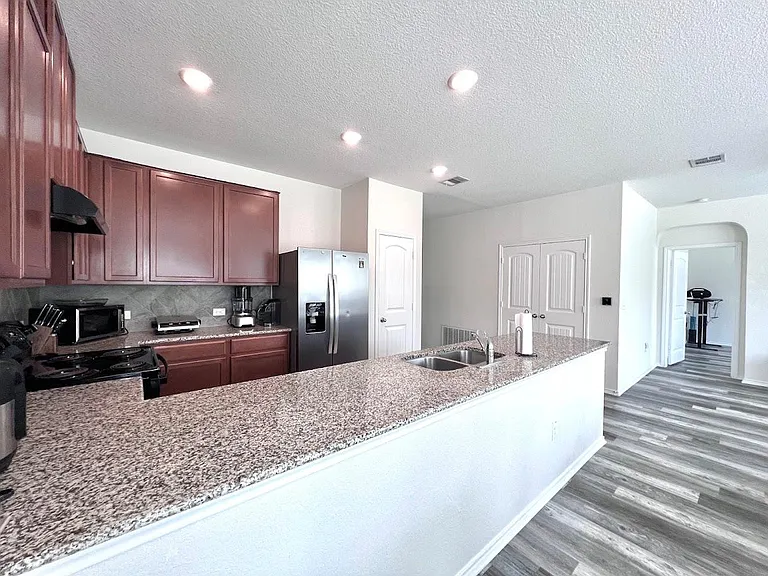 7900 Crystalbrook W — Photo 19