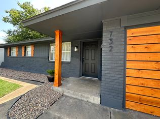 732 SW 3rd St, Moore, OK 73160