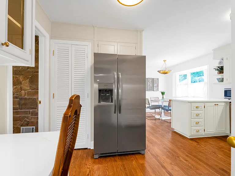 601 Regent Rd — Photo 10