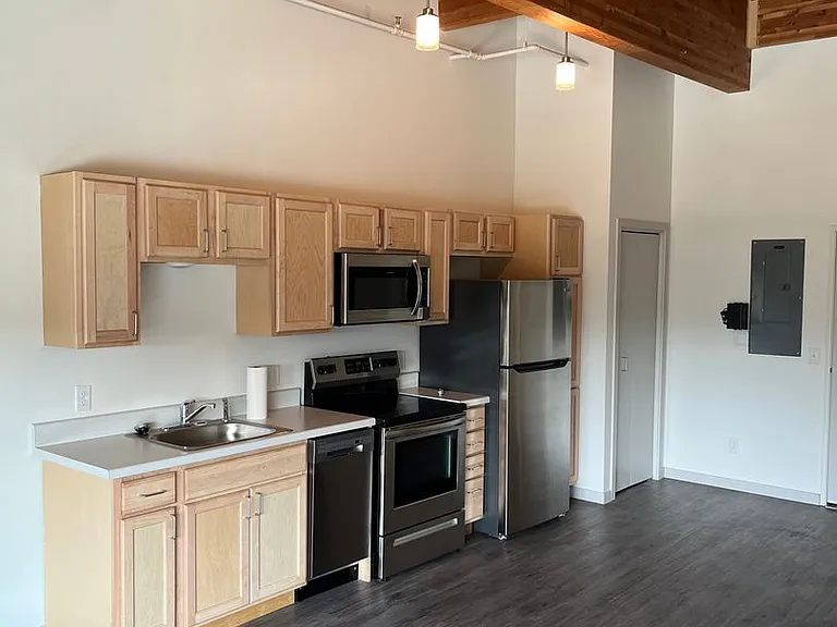101 Main St S #214 — Photo 6