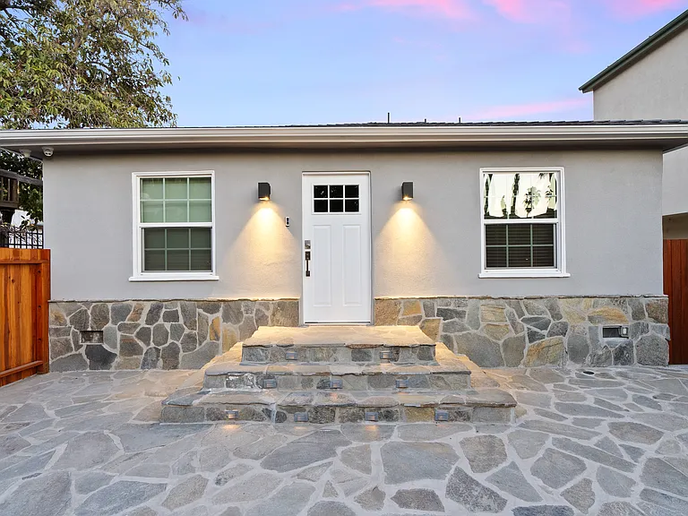 1712 N Ogden Dr — Photo 15