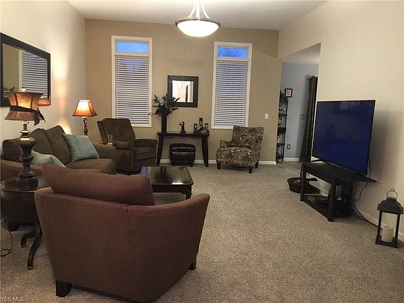 3rd image of 1534 Birch Run Dr NE