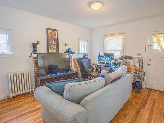 4th image of 1810 N Underwood St