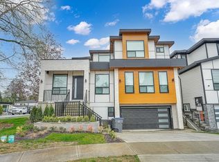 17246 59th Ave, Surrey, BC V3S8T7