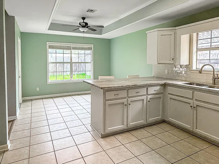 903 Canberra Rd — Photo 5