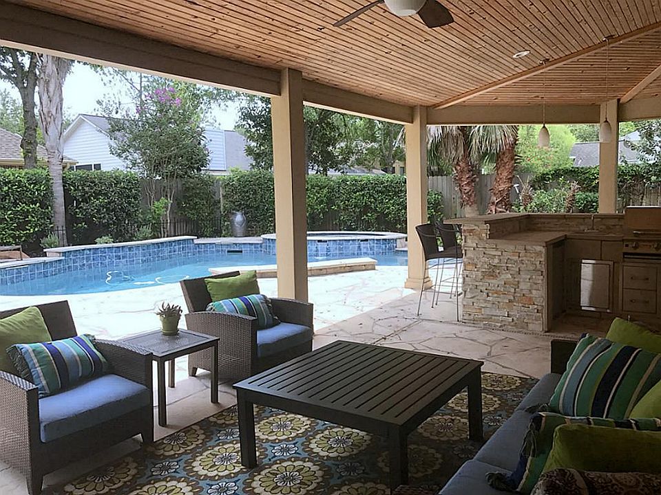 1st image of 2110 Woodland Dr