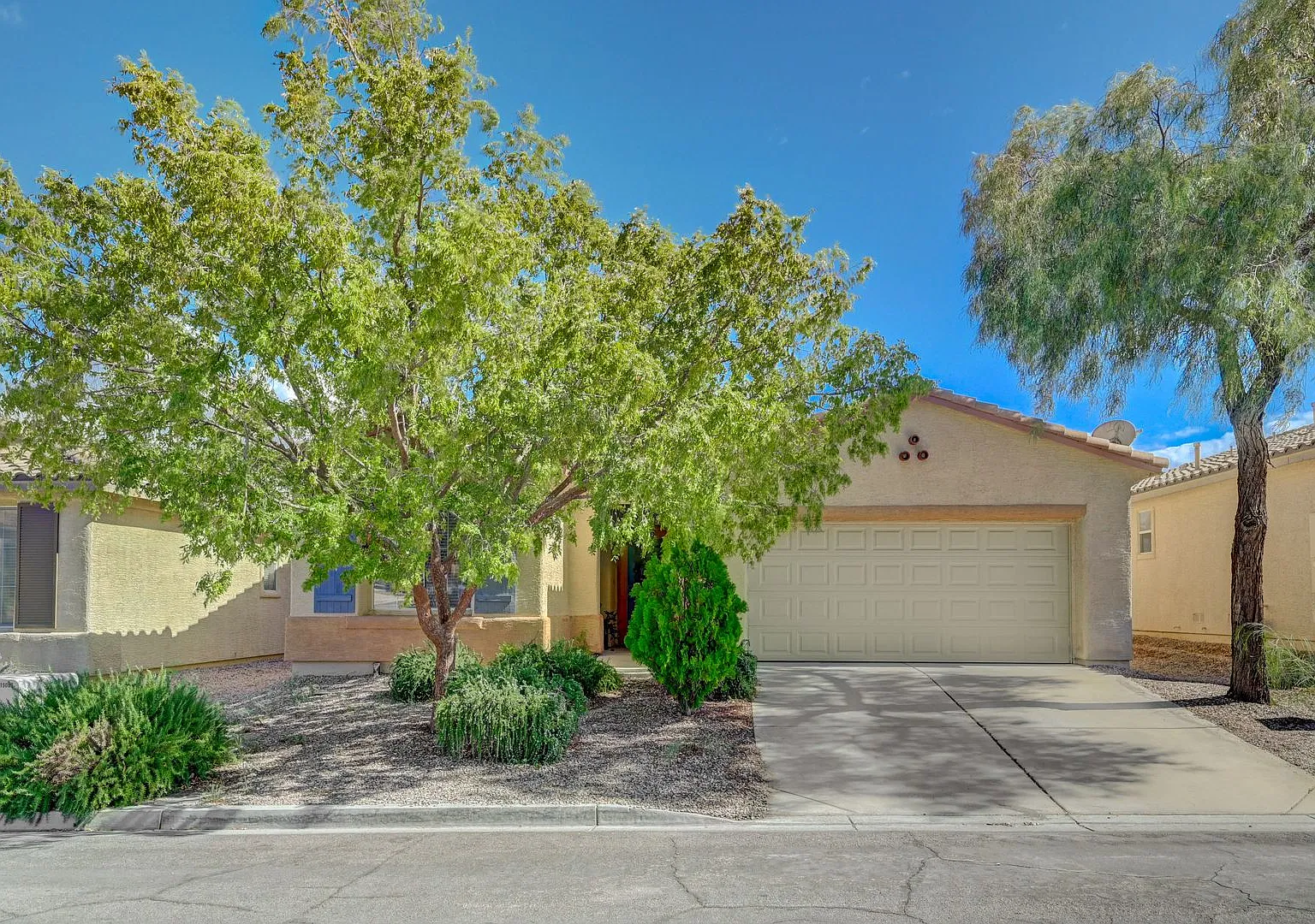 An inviting and serene single-story home — Photo 3