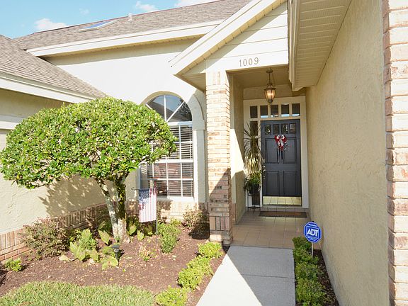 2nd image of 1009 S Magee Creek Ct