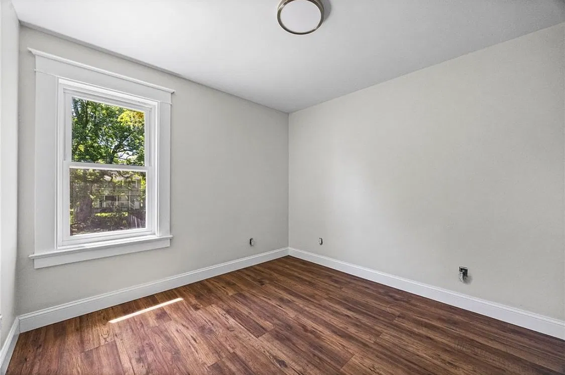 3 bed, $1,700 — Photo 4