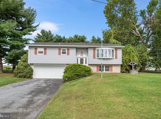 96 Brubaker Rd, Lititz, PA 17543