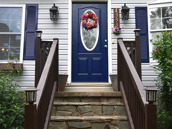 3rd image of 4333 Greenbriar Dr