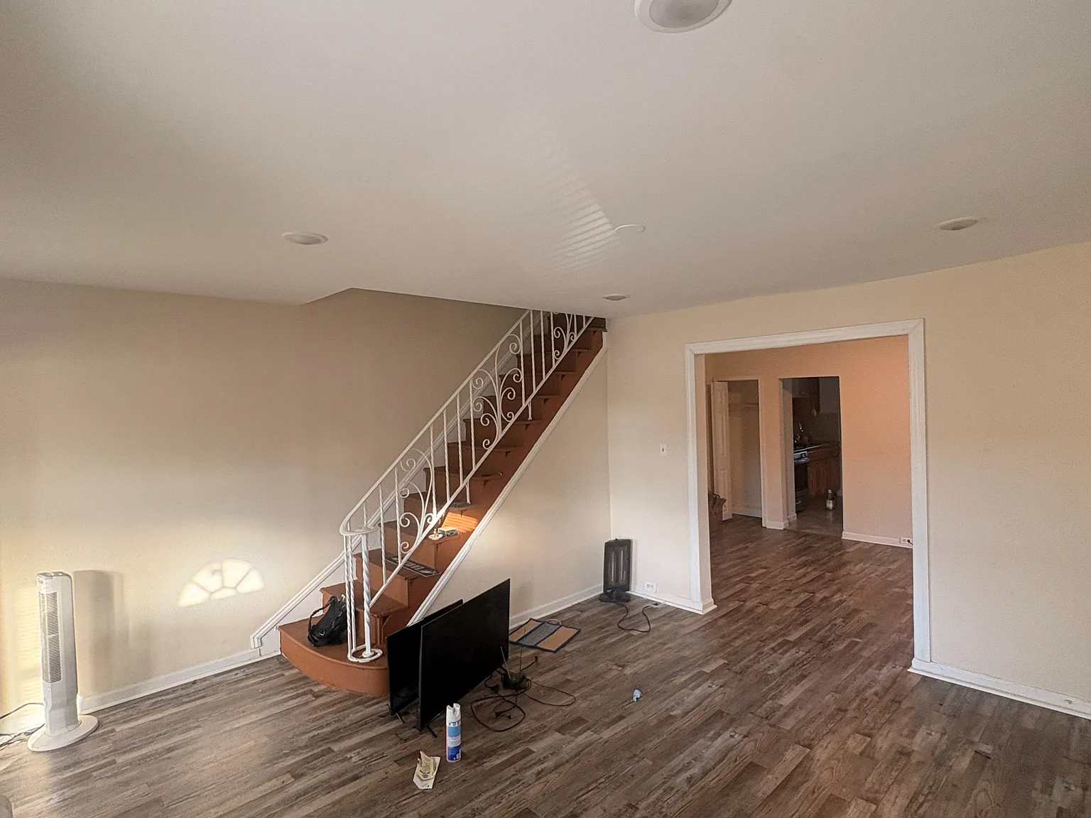3 bed, 1.5 bath, 1560 sqft, $1,800 — Photo 1