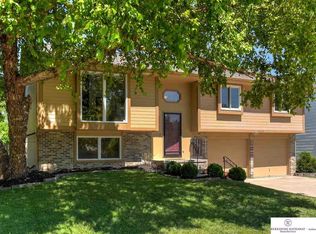 16110 Rolling Ridge Rd, Omaha, NE 68135