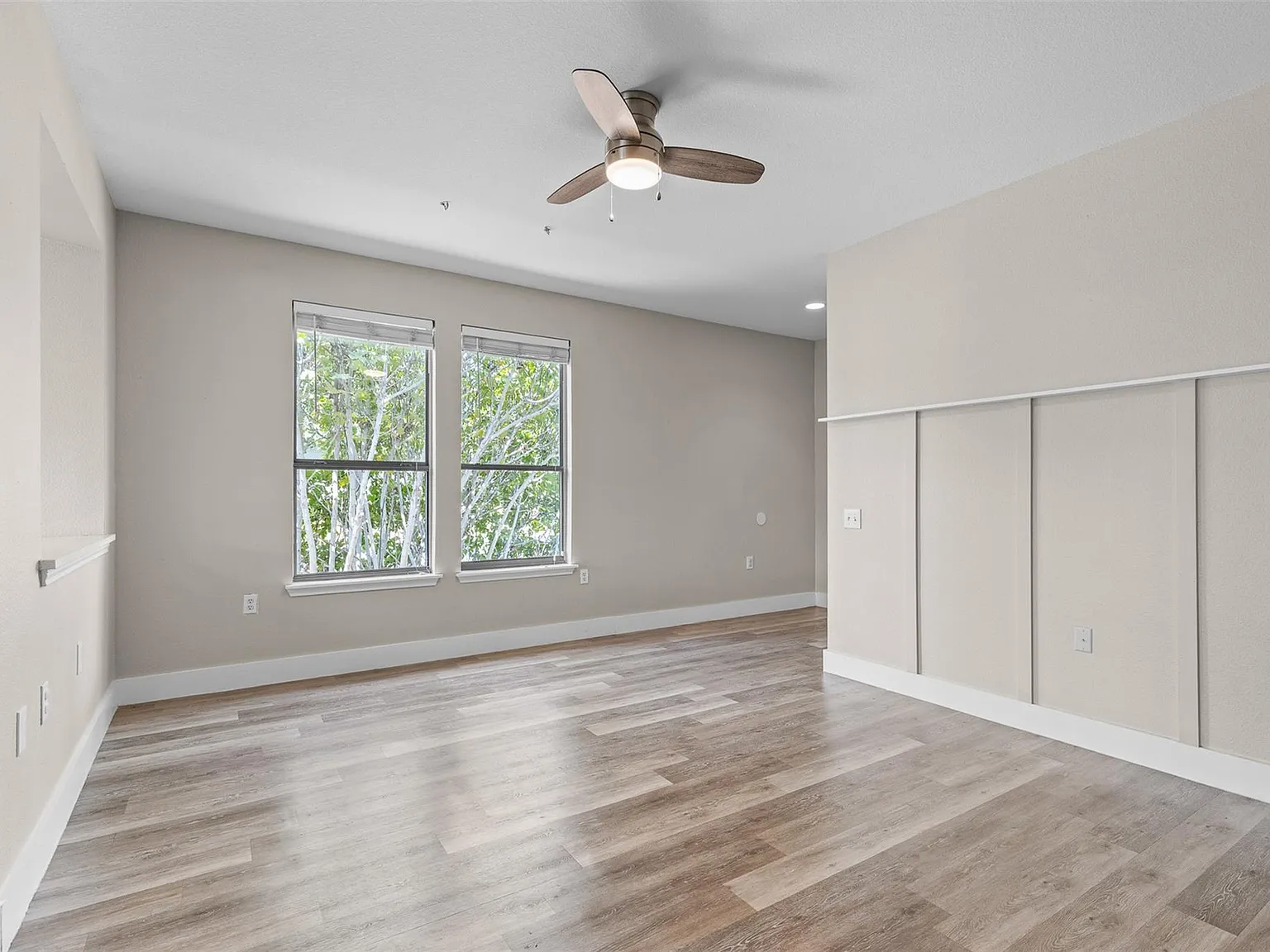 3 bed, 2.0 bath, 1231 sqft, $2,100 — Photo 4