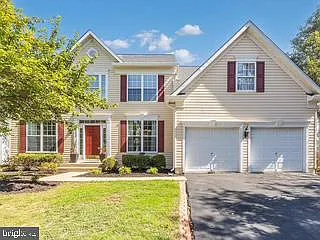 4 bed, 3.5 bath, 3858 sqft, $4,198 — Photo 1