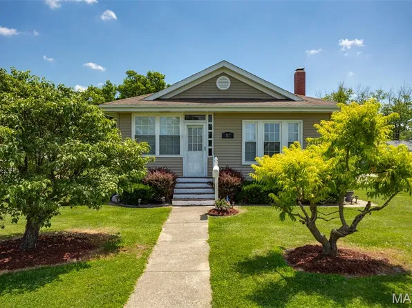 517 Mayo St, Carlinville, IL 62626