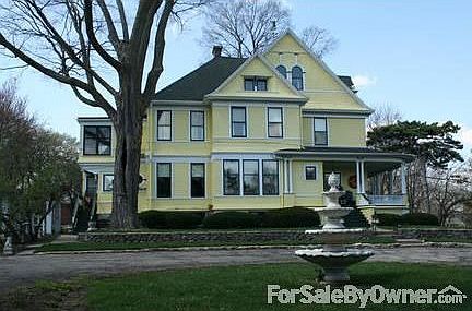 Side view with 3 tier fountain