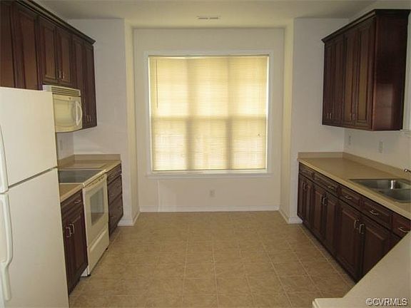 2nd image of 1237 Providence Knoll Dr