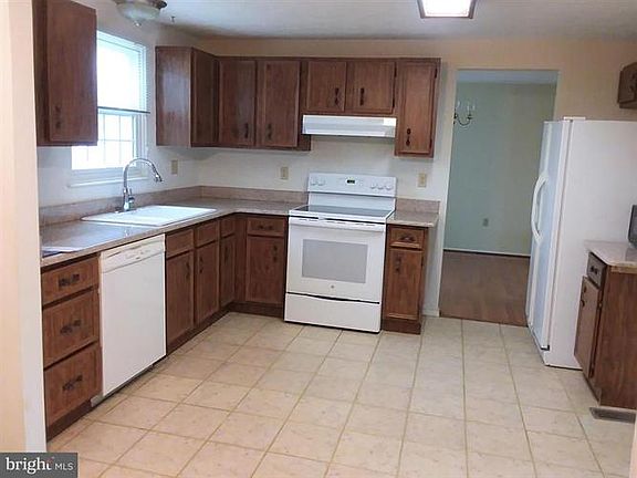 4th image of 9778 Oleander Ave
