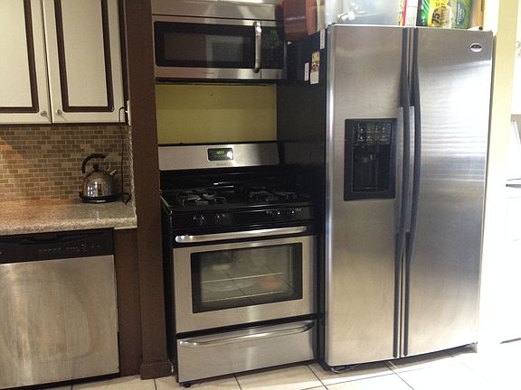 4th image of 15450 Romar St