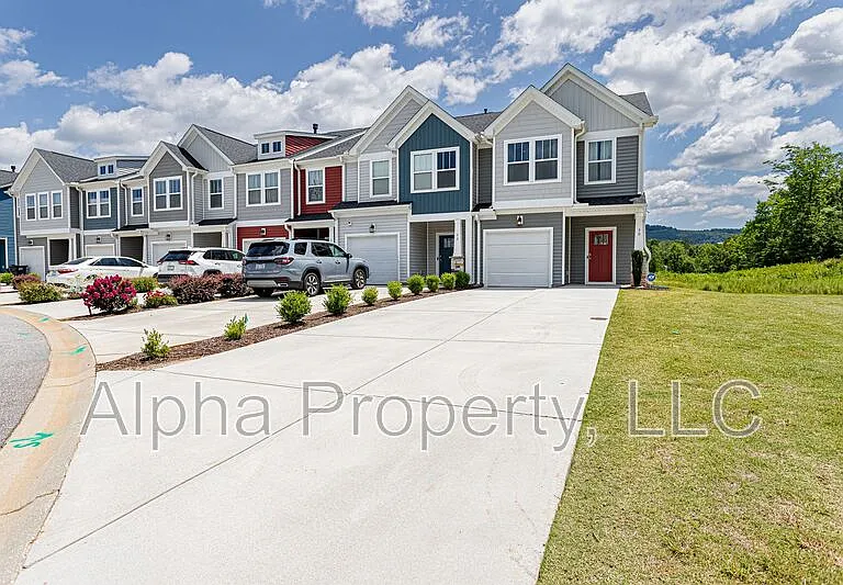 30 Mardale Ln — Photo 2