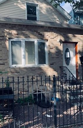 2nd image of 16 Harmon St