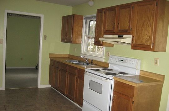 3rd image of 1408 Middleberry Dr