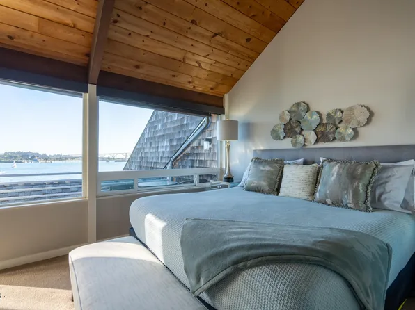 1000 SE Bay Blvd Unit G-18, Newport, OR 97365