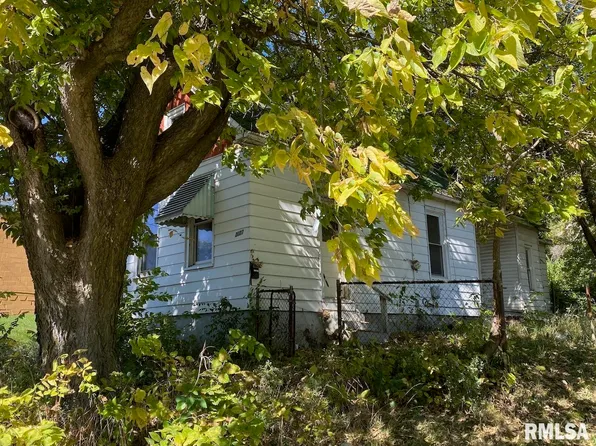 2007 W Humboldt St, Peoria, IL 61605