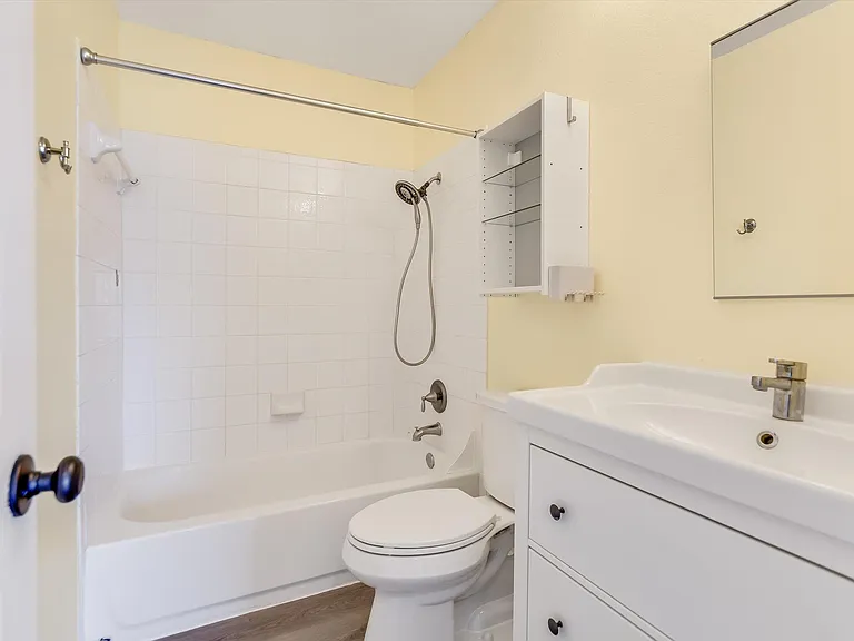 12816 Thomas Jefferson St — Photo 17
