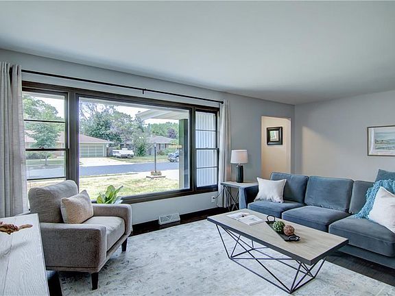 5th image of 515 E Grant Ave