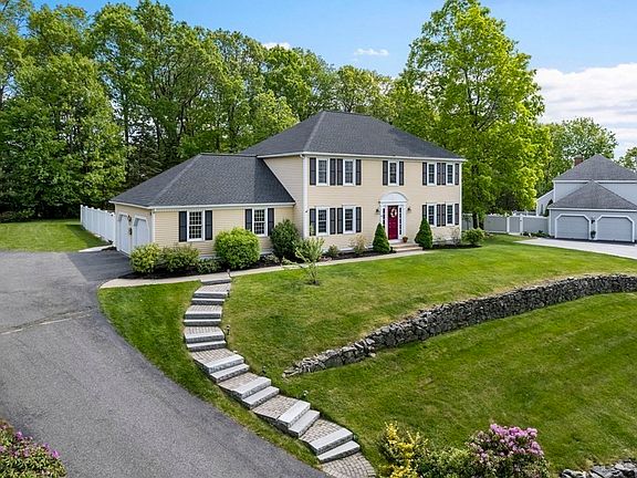 3rd image of 4 Thorning Dr