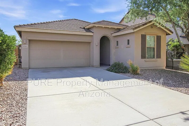 4 bed, 2.0 bath, 1790 sqft, $2,095 — Photo 2