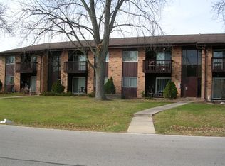 4025 S 65th St, Greenfield, WI 53220