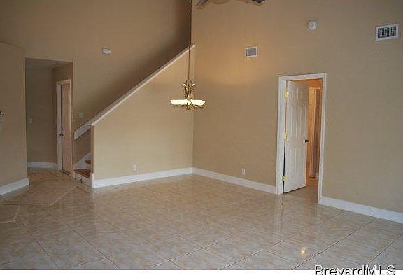 3rd image of 727 White Pine Ave #0