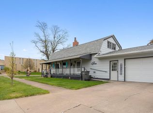 723 N Grand Ave, Pierre, SD 57501