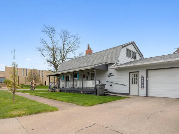 723 N Grand Ave, Pierre, SD 57501