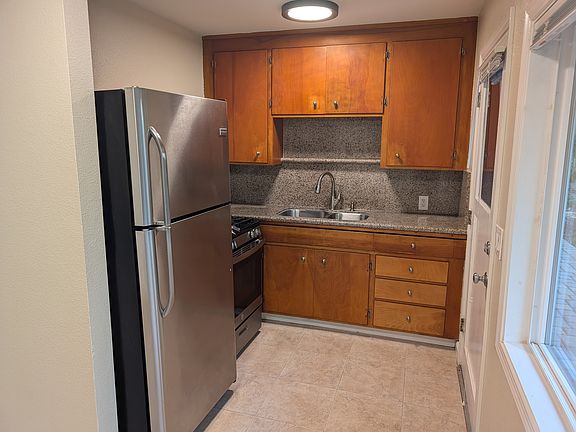3rd image of 380 Curtner Ave #14