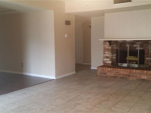 4th image of 2705 Landershire Ln