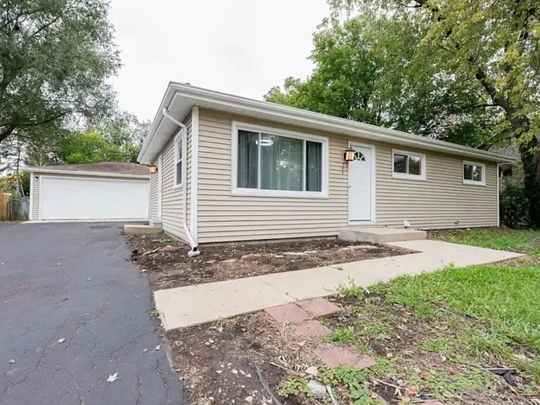 N734 Barry Ave — Photo 14