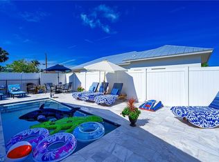 698 105th Ave N, Naples, FL 34108