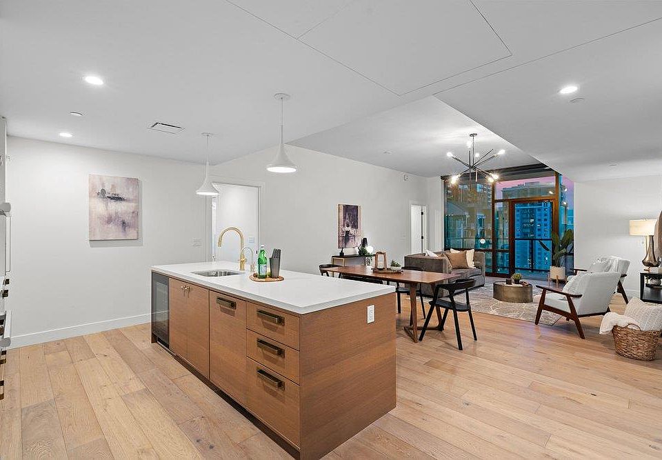 1st image of 70 Rainey St #1901