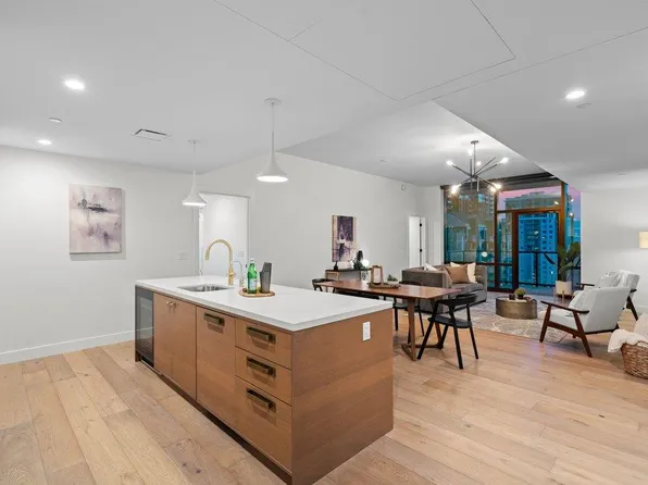 70 Rainey St #1901, Austin, TX 78701