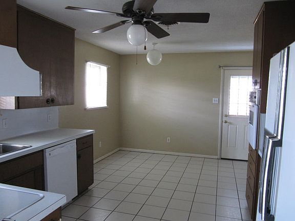 3rd image of 1338 Nile Dr