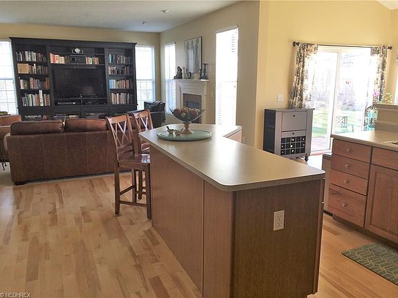 4th image of 38914 Waverly Dr
