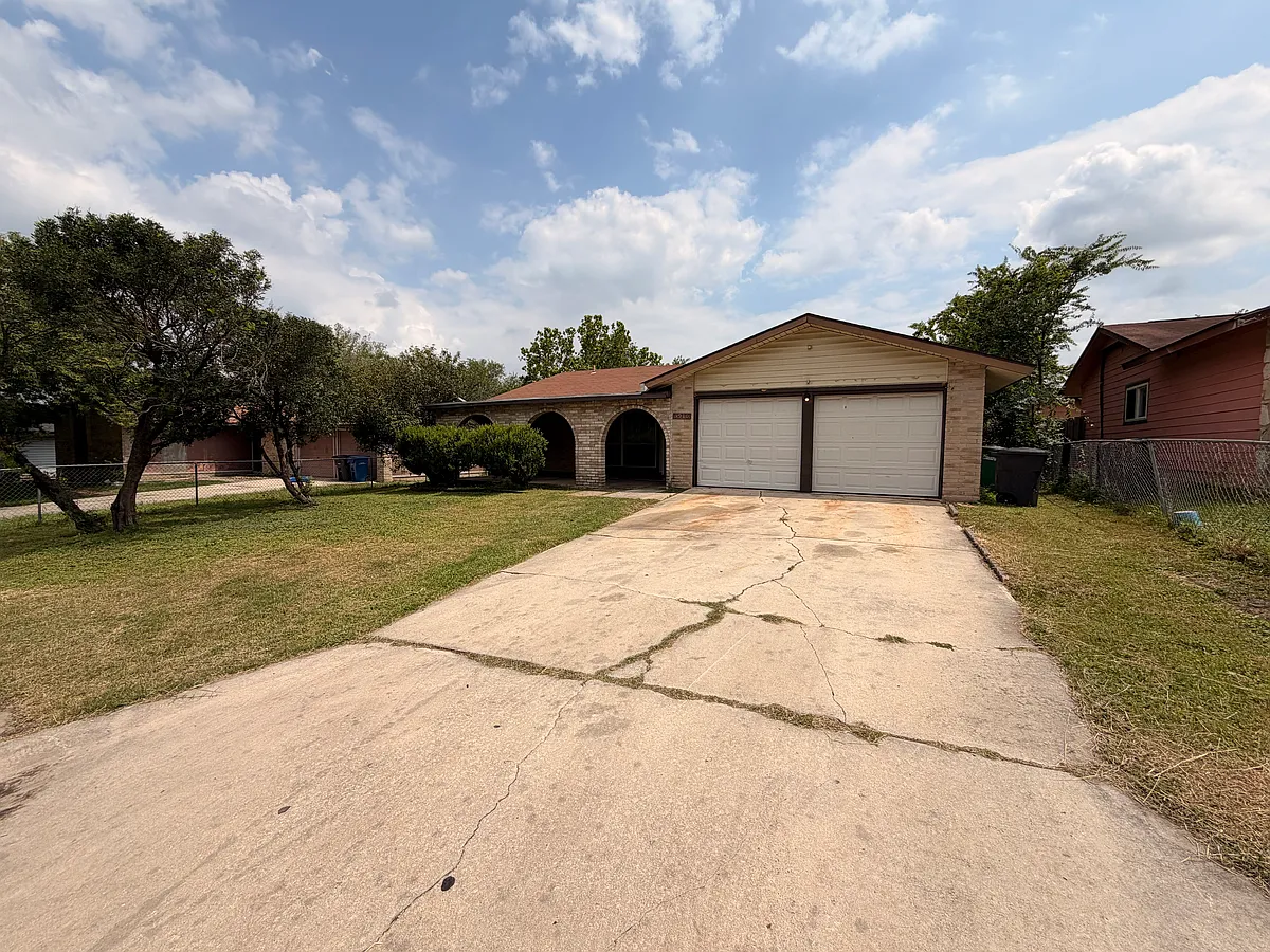 Building Photo - 5910 Lubbers Way