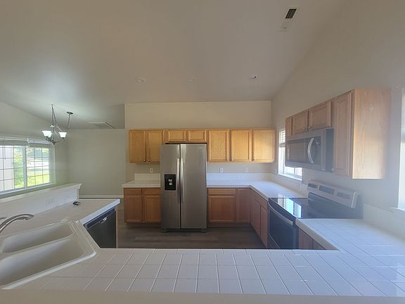 4th image of 2504 Ficus Dr
