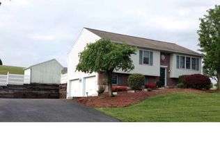1243 Garfield Rd, Mohrsville, PA 19541