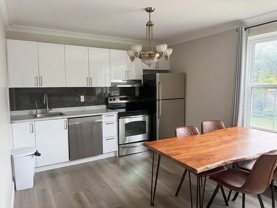 92 Trethewey Dr #5